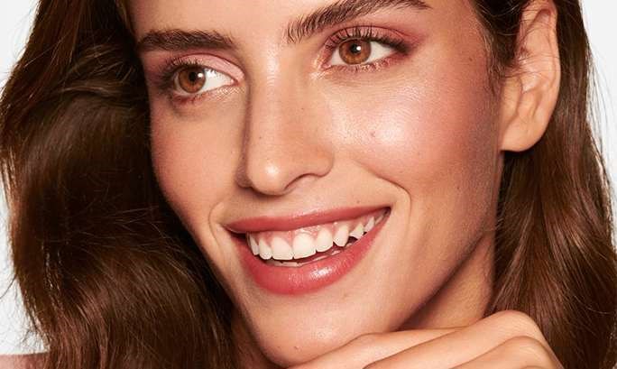 Mẹo trang điểm lớp nền giúp xóa đi tuổi tác trên làn da