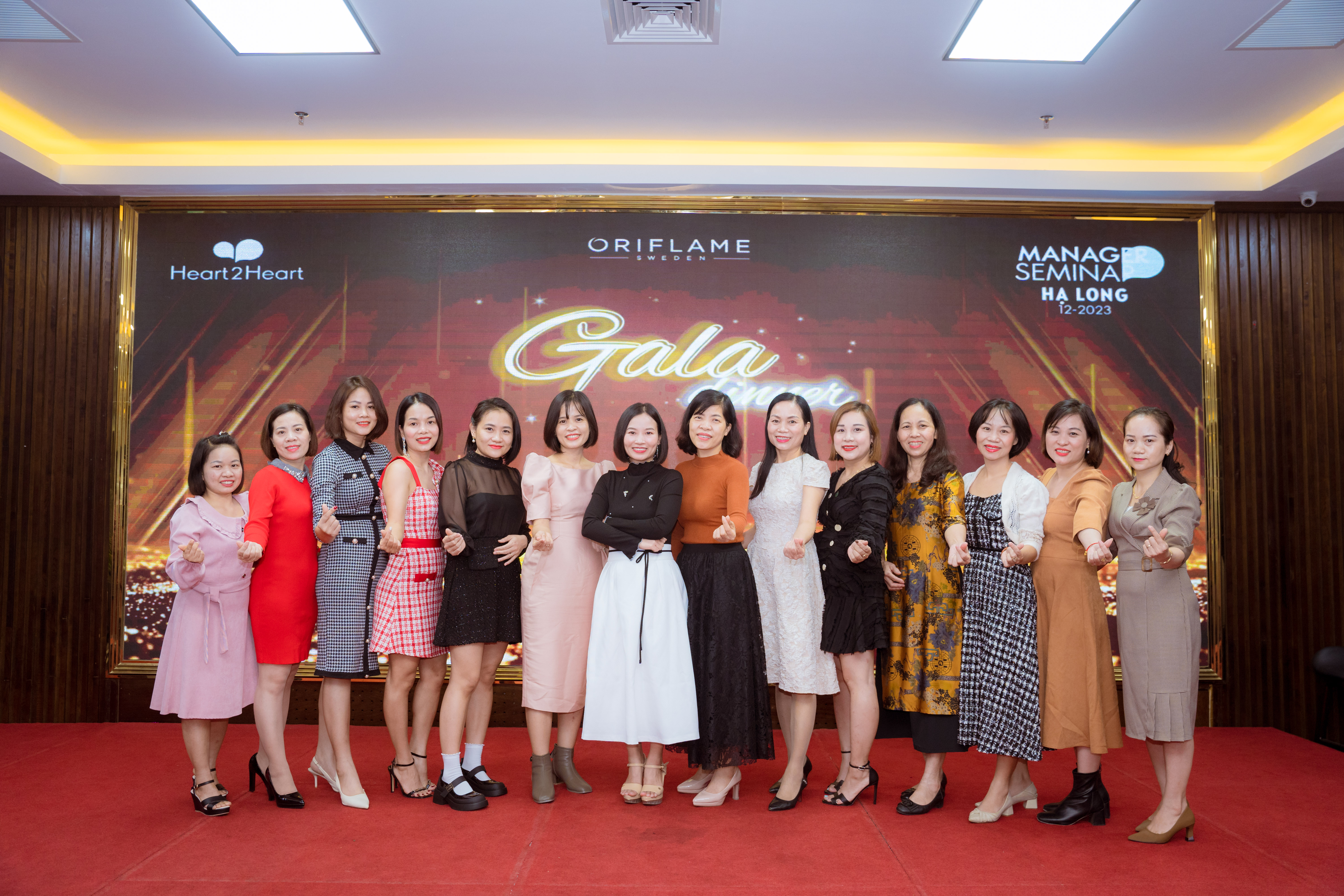 Ê kíp làm việc chuyên nghiệp